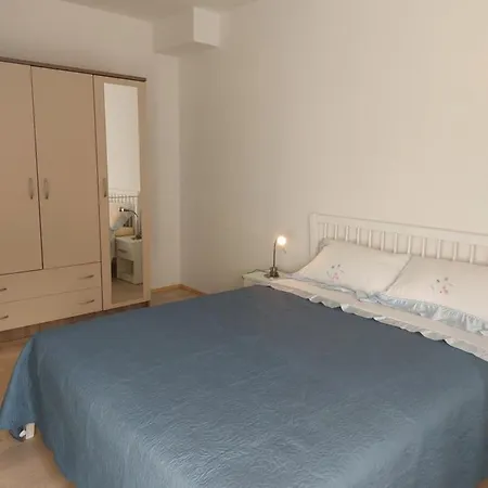 Apartament Karlo,
