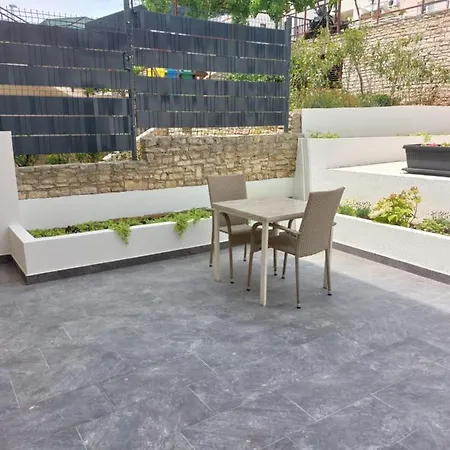 Apartament Karlo,