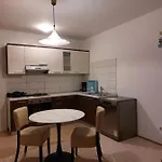 Karlo, * Pula