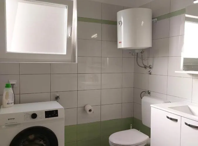 Apartman Karlo, Pula